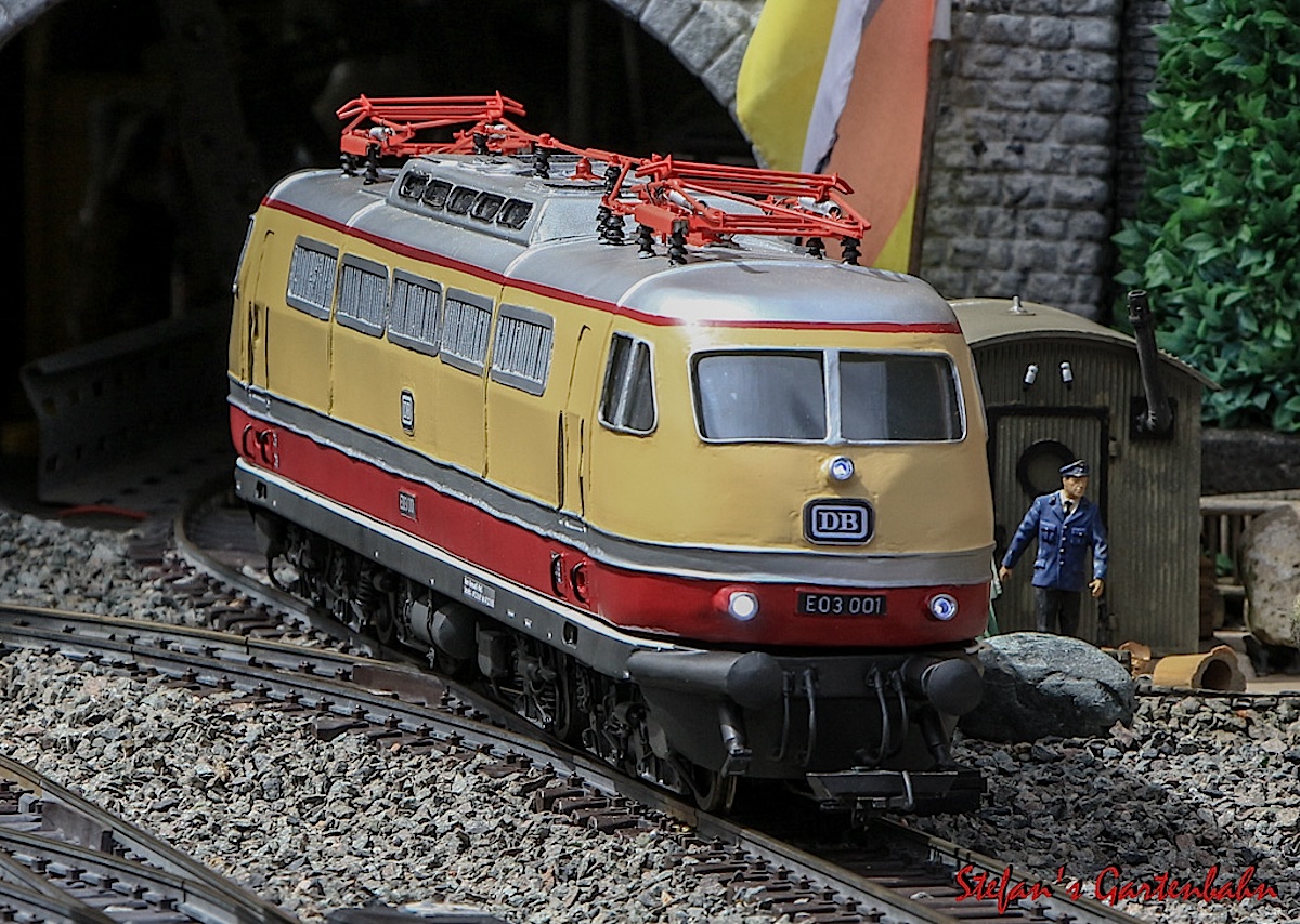 DB Ellok (Electric locomotive) E03 001