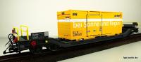RhB Tiefladewagen mit Postcontainer (Depressed center flat car with postal container) 898