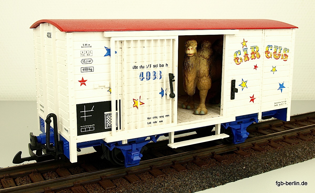 Circus Wagen (Circus animal boxcar)